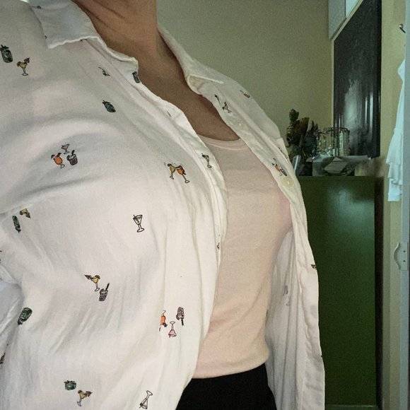 EUC Old Navy White "Cocktails" Blouse M - Picture 2 of 7